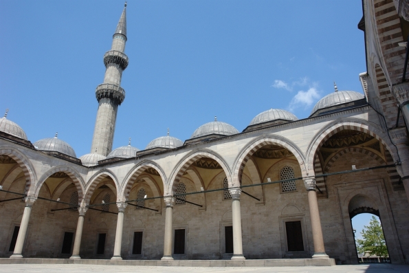 Suleiman Mosque in Istanbul - Turkey (courtyard)