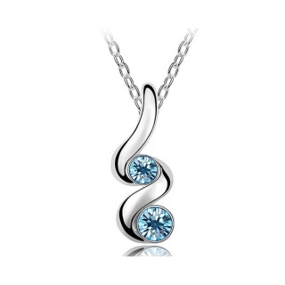 Jolie collier en plaqué platine anti-allergique réhaussée par le parfait cristal de swarovski bleu clair et d'une chaine de 42 cm ( + chainette de réglage ) Un bijou parfait pour tous les jours.

http://www.merveilledebijoux.fr/fr/colliers/89-collier-cristal-de-swarovski.html