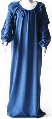 Abaya enfant de chez Sianat.
http://sianat.fr/abaya-fille/121-abaya-safia.html