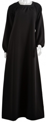 La abaya Inaya est de nouveau disponible en noir et prune.
http://www.sianat.fr/abaya/98-abaya-taupe.html